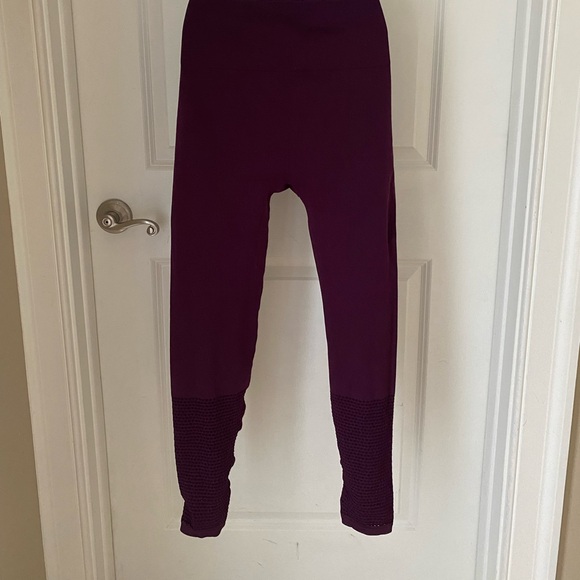 Fabletics Breezy Mesh Panels Seamless Leggings Size M - Picture 7 of 8